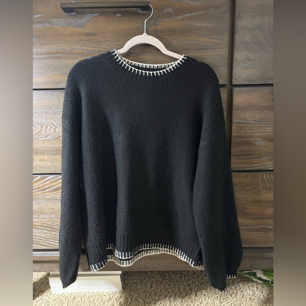 Bobeau Black Sweater with Cream Detailing - M
